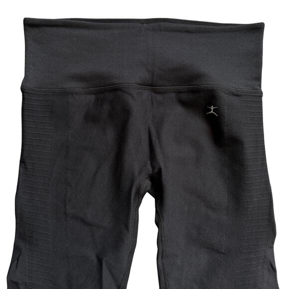 Danskin Black Cropped Leggings Women’s Activewear Capri Stretch Pants Sz Medium - Picture 2 of 7